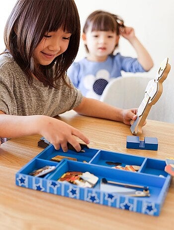 Billy et ses costumes magnétiques