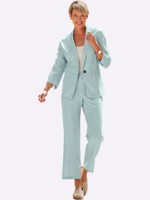 Blazer à col à revers avec manches 3/4 fendues et poches - Taille standard - Moda Vilona - Kiabi Blazer à col à revers avec manches 3/4 fendues et poches - Taille standard - Moda Vilona - Kiabi