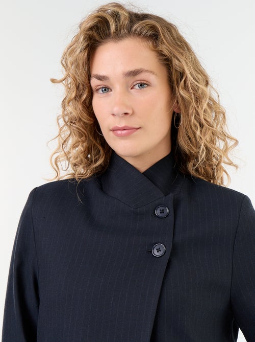 Blazer à col montant avec effet croisé - Kiabi Blazer à col montant avec effet croisé - Kiabi