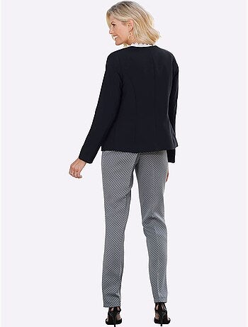 Blazer à encolure ronde avec boutons et poches latérales - taille standard - moda vilona