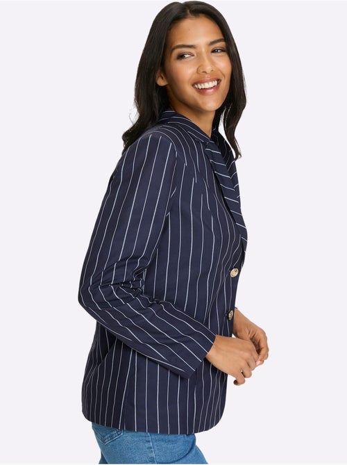 Blazer à motif rayé marin avec col à revers et boutons dorés - Taille standard - Moda Vilona - Kiabi Blazer à motif rayé marin avec col à revers et boutons dorés - Taille standard - Moda Vilona - Kiabi