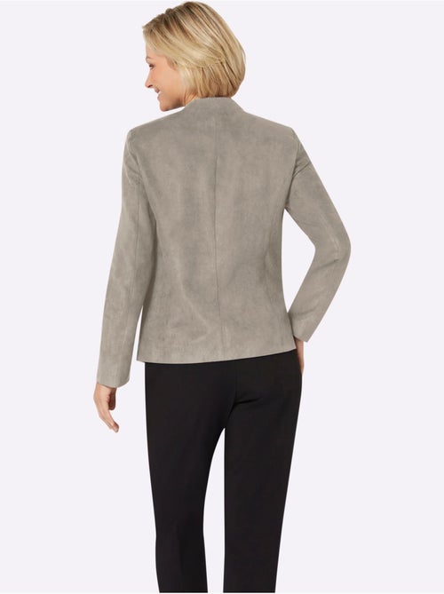 Blazer avec col montant et poches plaquées en imitation cuir velours - Taille standard - Moda Vilona - Kiabi Blazer avec col montant et poches plaquées en imitation cuir velours - Taille standard - Moda Vilona - Kiabi
