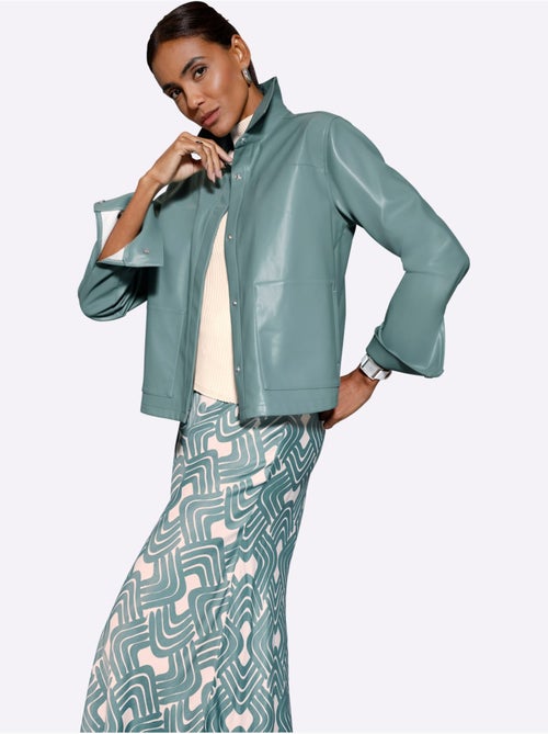 Blazer en synthétique matière synthétique facile à entretenir - taille standard - helline - Kiabi Blazer en synthétique matière synthétique facile à entretenir - taille standard - helline - Kiabi