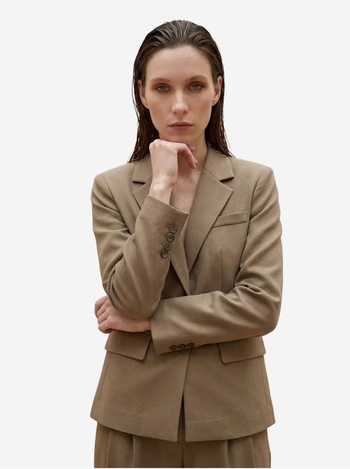 Blazer femme à coupe régulière my fashion - Kiabi Blazer femme à coupe régulière my fashion - Kiabi