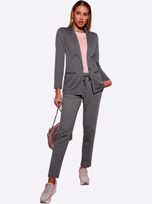 Blazer forme ouverte et longue tendance - taille standard - helline - Kiabi Blazer forme ouverte et longue tendance - taille standard - helline - Kiabi