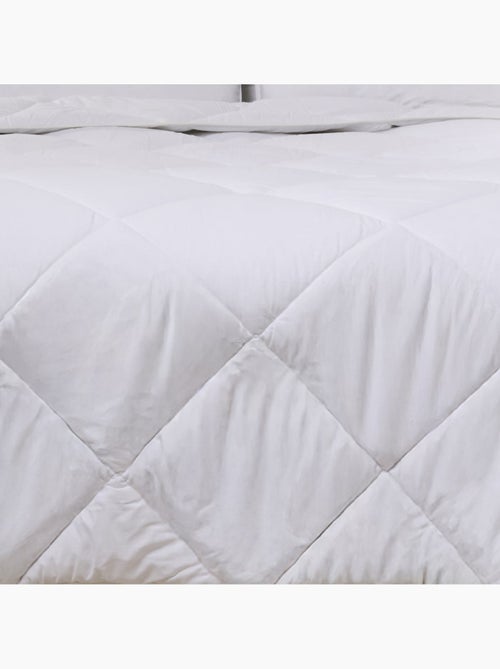 Bleu Câlin - Couette chaude enveloppe microfibre - Kiabi Bleu Câlin - Couette chaude enveloppe microfibre - Kiabi