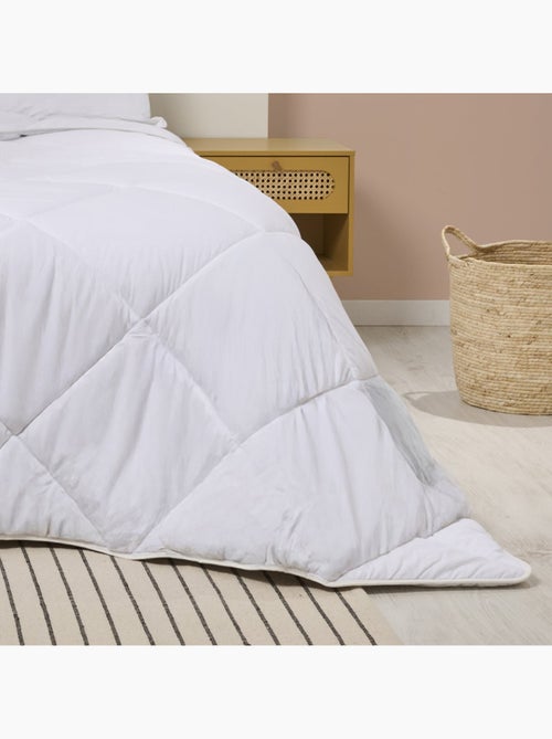 Bleu Câlin - Couette chaude enveloppe microfibre - Kiabi Bleu Câlin - Couette chaude enveloppe microfibre - Kiabi