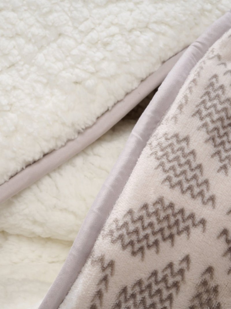 Bleu Câlin - Couette imprimée sherpa polaire chaude Chalet Beige sable - Kiabi