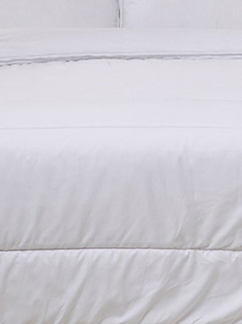 Bleu Câlin - Couette légère Anti-transpiration Topcool - Kiabi Bleu Câlin - Couette légère Anti-transpiration Topcool - Kiabi