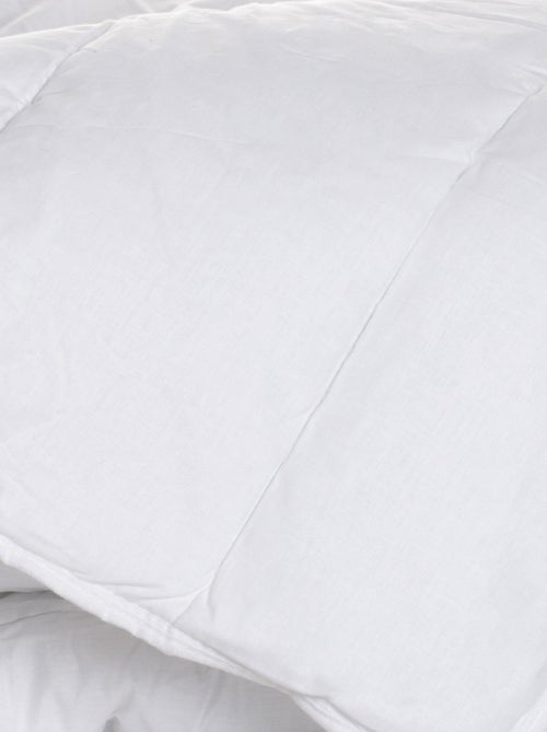 Bleu Câlin - Couette ultra légère 150g/m2 - Kiabi Bleu Câlin - Couette ultra légère 150g/m2 - Kiabi