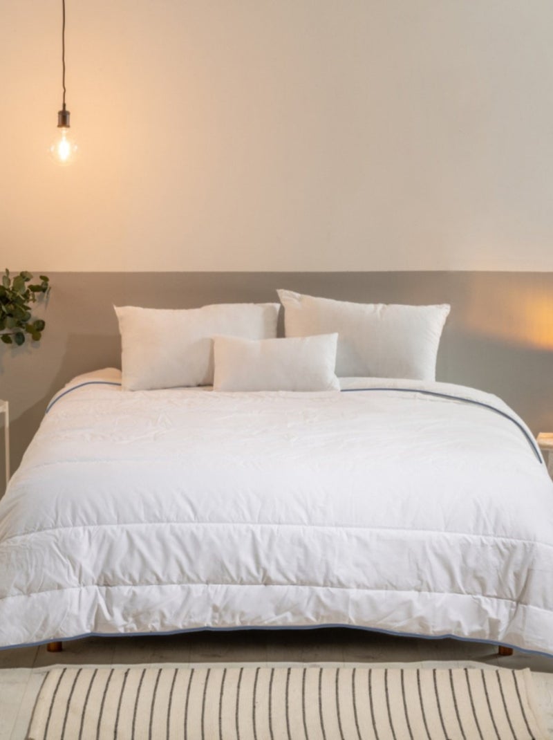 Bleu Câlin - Pack Couette Tempérée + 1 ou 2 Oreillers Blanc - Kiabi
