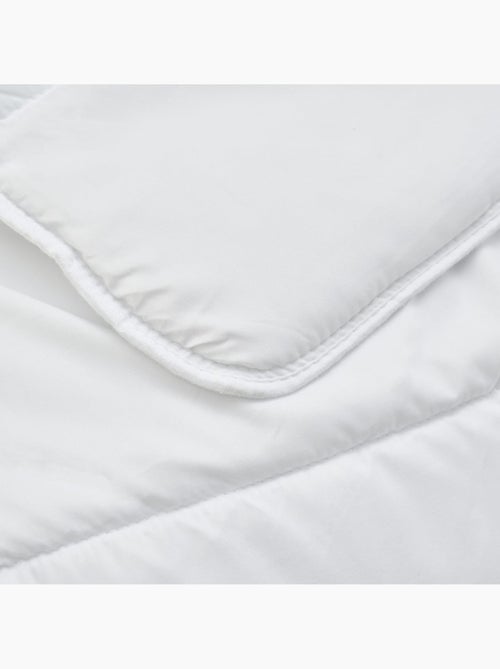 Bleu Câlin - Pack Économique Couette Tempérée + 1 ou 2 Oreillers Moelleux - Kiabi Bleu Câlin - Pack Économique Couette Tempérée + 1 ou 2 Oreillers Moelleux - Kiabi