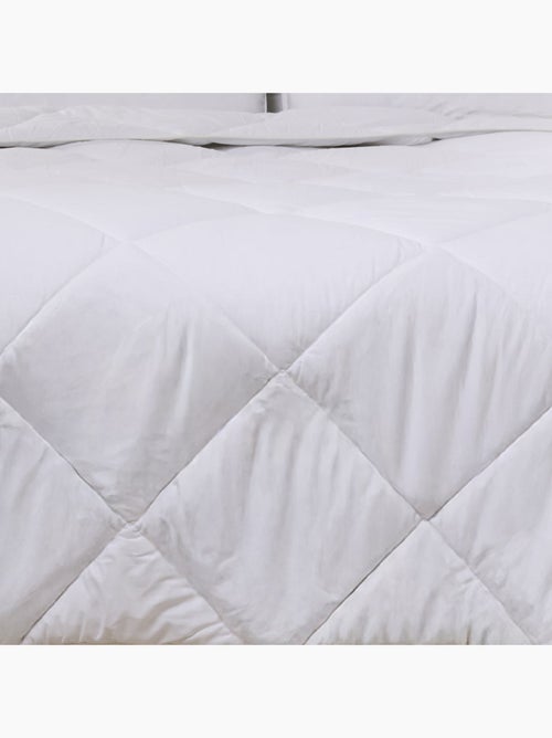Bleu Câlin - Pack Lavable à 95 Couette Chaude + 1 ou 2 Oreillers Moelleux - Kiabi Bleu Câlin - Pack Lavable à 95 Couette Chaude + 1 ou 2 Oreillers Moelleux - Kiabi