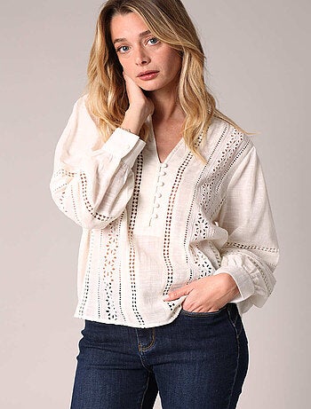 Blouse 100% coton avec détails ajourés
'Deeluxe'