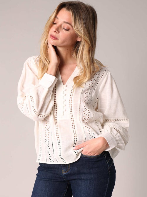 Blouse 100% coton avec détails ajourés
 'Deeluxe' - Kiabi