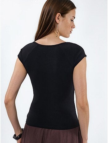 Blouse à col v et manches courtes avec drapé busem