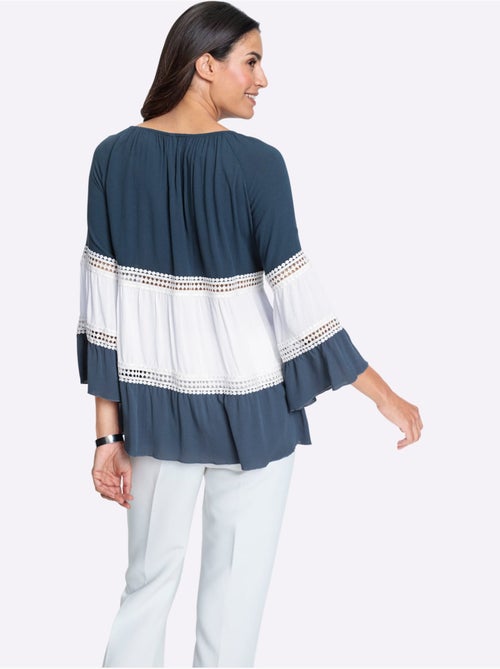 Blouse à encolure arrondie et manches 3/4 avec empiècements en dentelle - Taille standard - Witt - Kiabi Blouse à encolure arrondie et manches 3/4 avec empiècements en dentelle - Taille standard - Witt - Kiabi