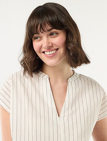 Blouse à manches courtes et col V