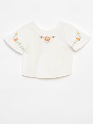 Blouse à motifs brodés