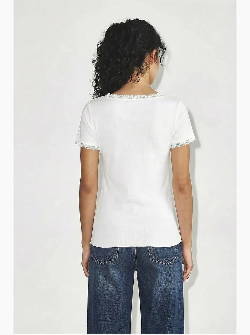Blouse ajustée à col bateau et dentelle lucci Blanc - Kiabi