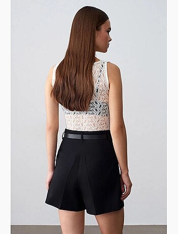 Blouse ajustée sans manches en dentelle dilvin