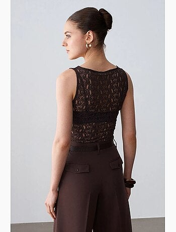 Blouse ajustée sans manches en dentelle dilvin