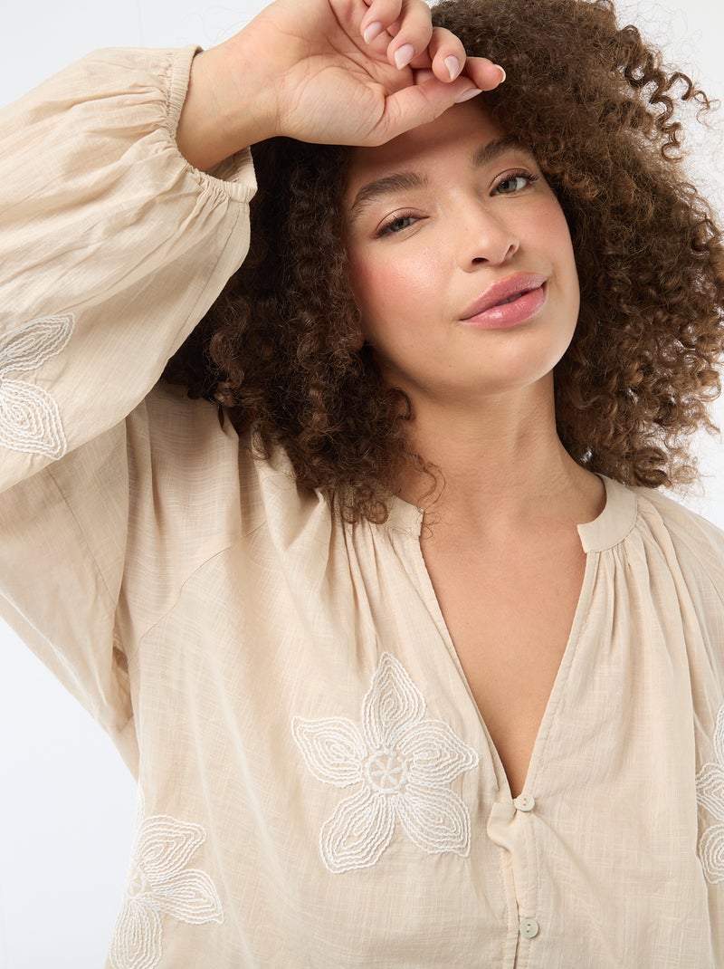 Blouse avec broderies Beige - Kiabi