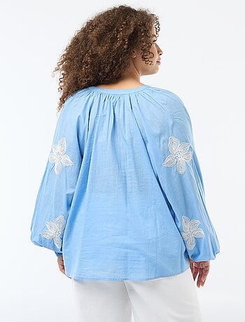 Blouse avec broderies