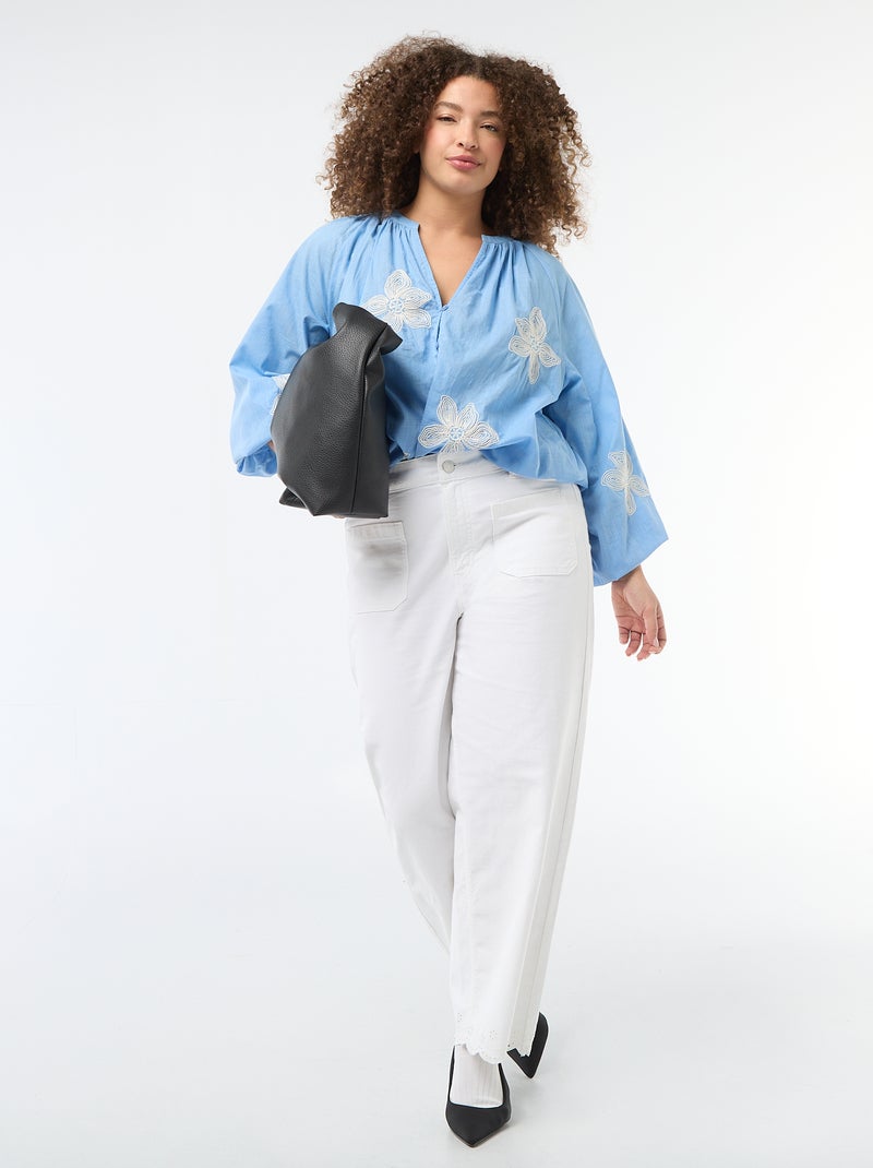 Blouse avec broderies Bleu - Kiabi