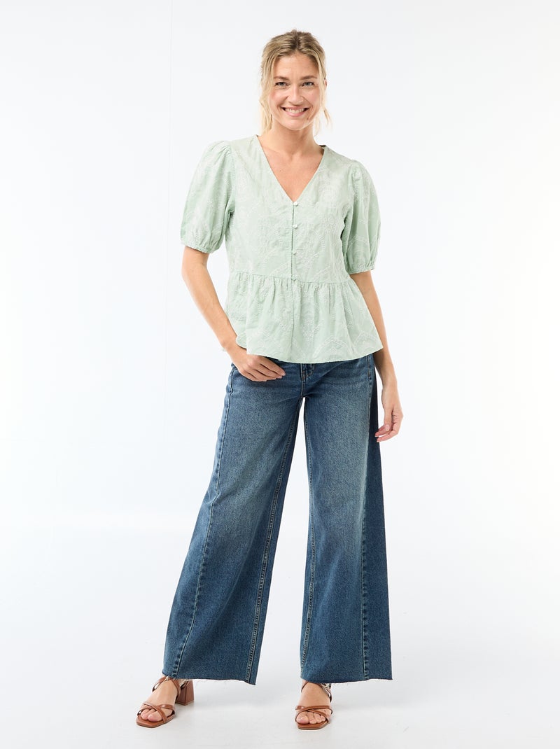Blouse avec broderies et base volantée Vert - Kiabi