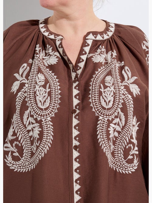 Blouse avec broderies et petit col V - AFIBEL - Kiabi