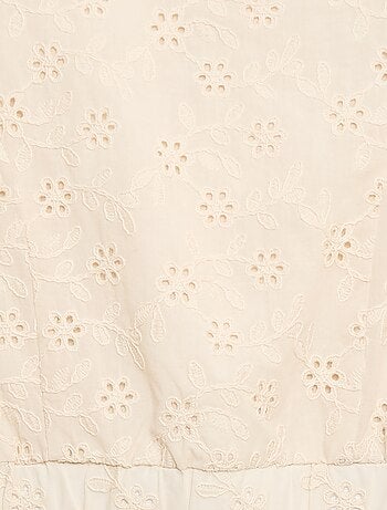 Blouse avec broderies fleurs à manches courtes