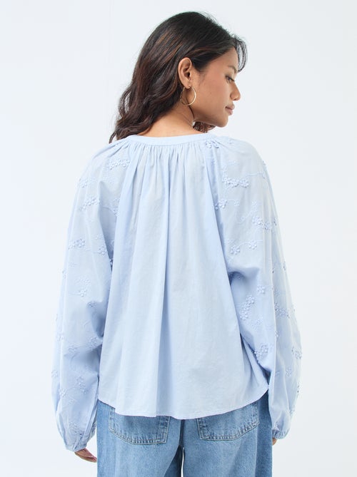 Blouse avec broderies fleurs - Kiabi