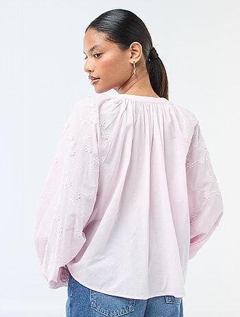 Blouse avec broderies fleurs