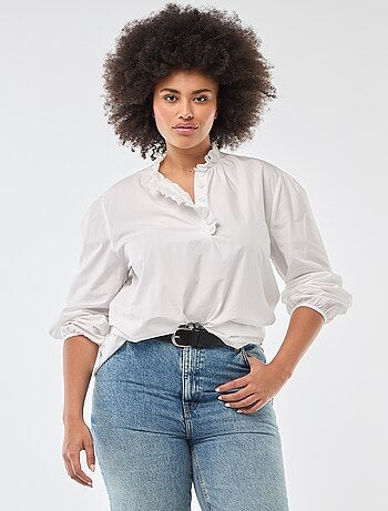 Blouse avec col montant volanté
