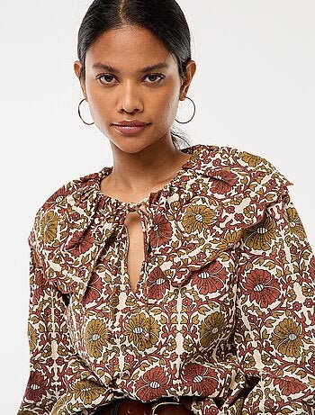 Blouse avec large col claudine