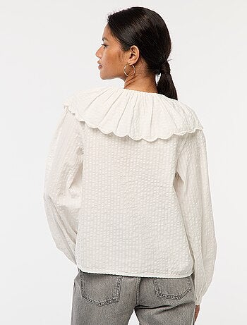 Blouse avec large col claudine