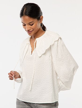 Blouse avec large col claudine