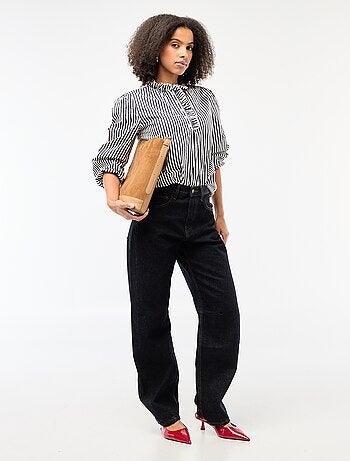 Blouse avec volants au col et à l'ouverture