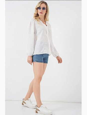 Blouse brodée à col en v boutonnée bdart