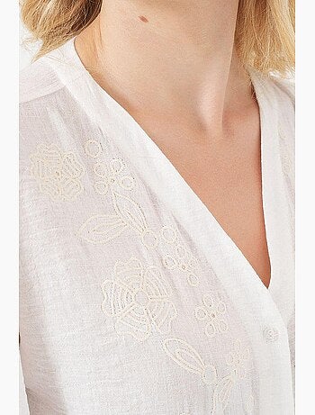 Blouse brodée à col en v boutonnée bdart