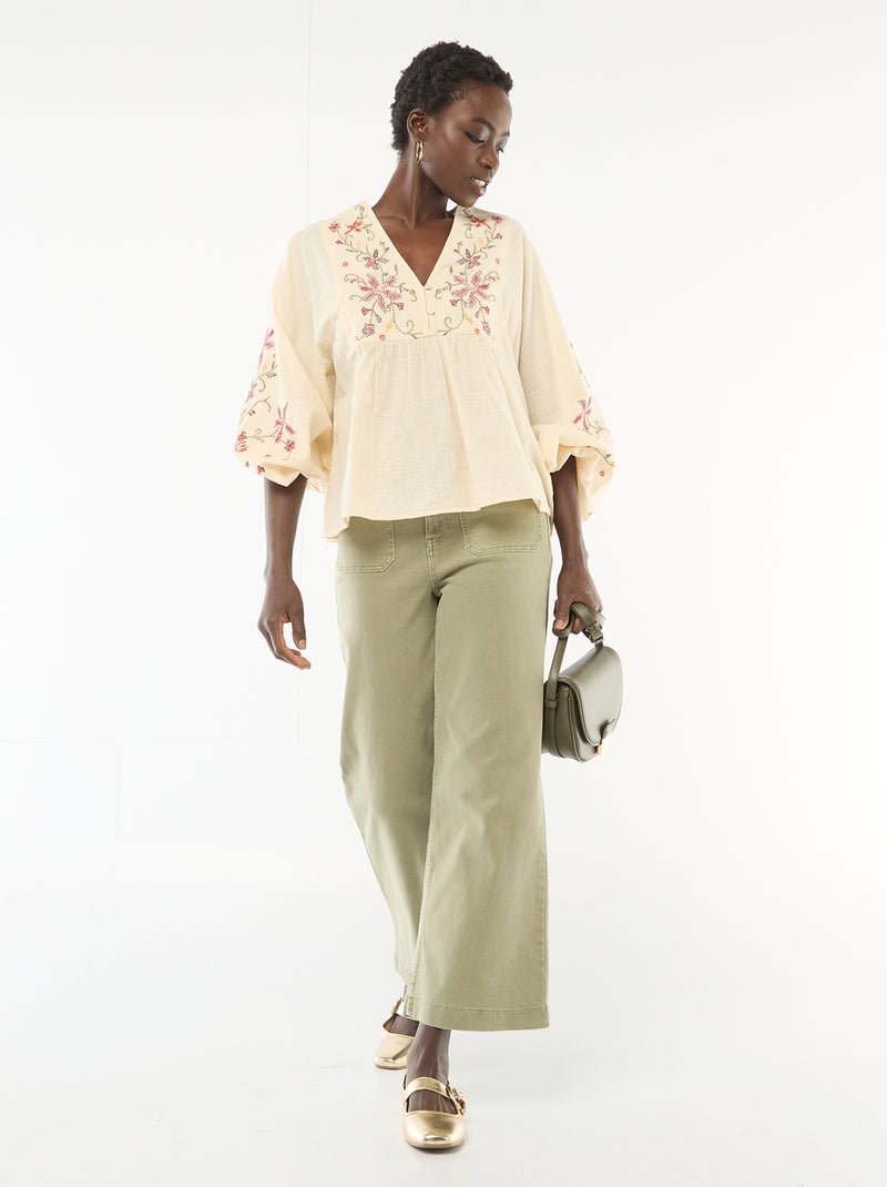 Blouse brodée à fleurs Beige - Kiabi
