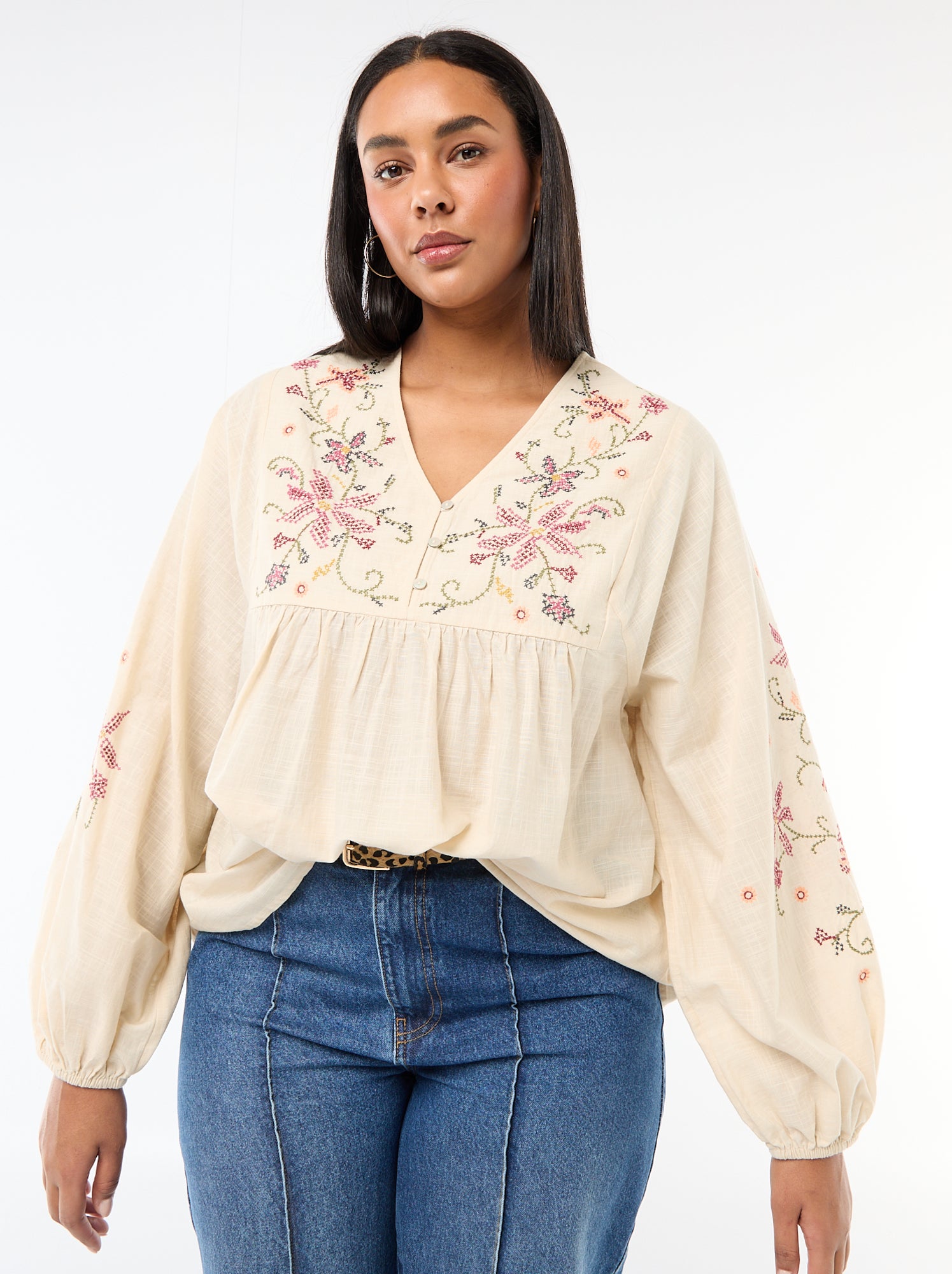 Blouse brodée à fleurs