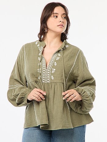 Blouse brodée à manches longues