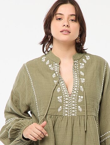 Blouse brodée à manches longues