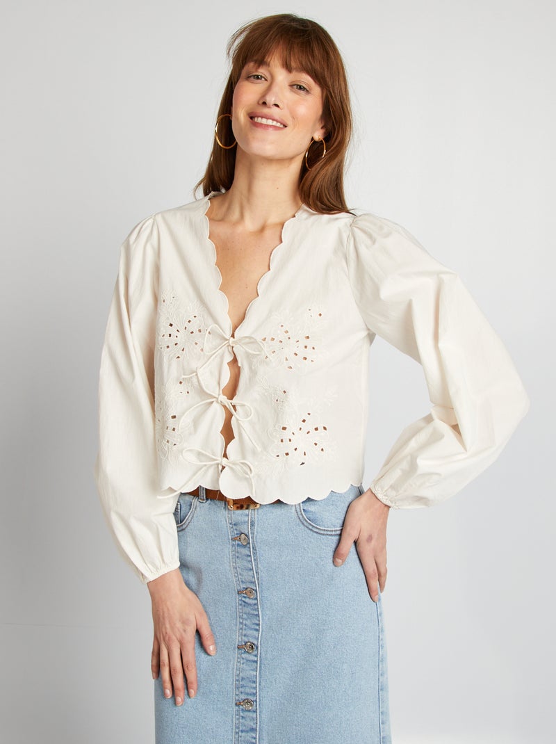 Blouse brodée avec nœuds Blanc - Kiabi