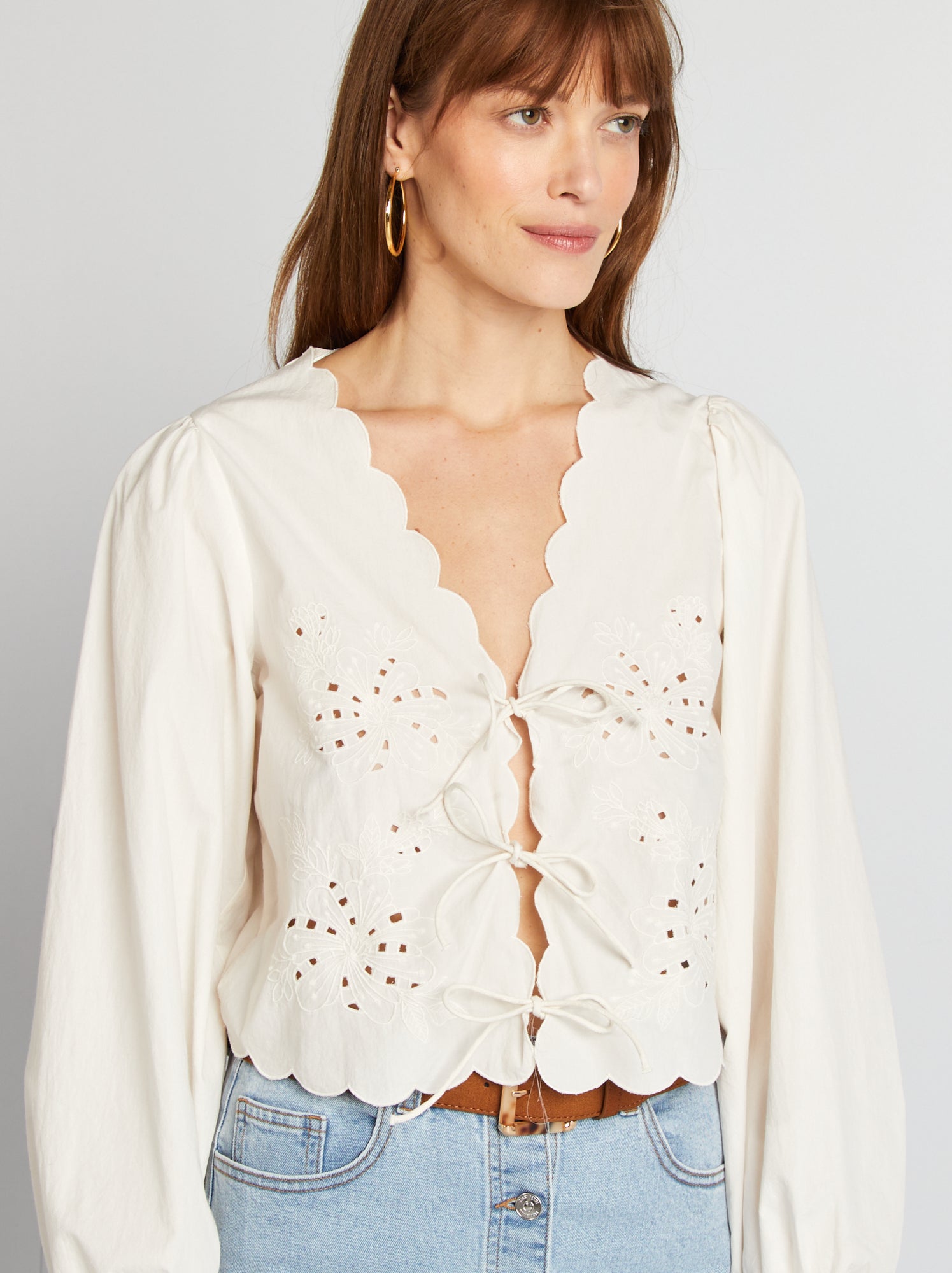 Blouse Brod e Avec N uds Blanc Femme 6 00 Kiabi Blouse Brod e Avec N uds Blanc Femme 6 00 Kiabi
