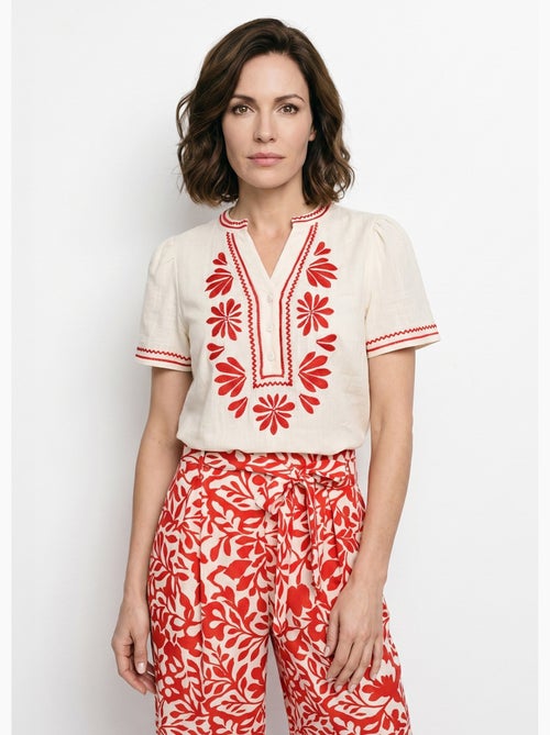 Blouse broderies fleuries col tunisien - AFIBEL - Kiabi Blouse broderies fleuries col tunisien - AFIBEL - Kiabi