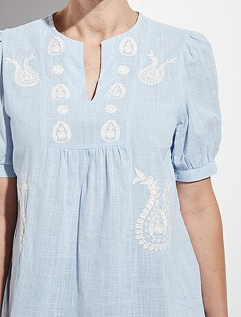 Blouse coton chic broderies contrastées