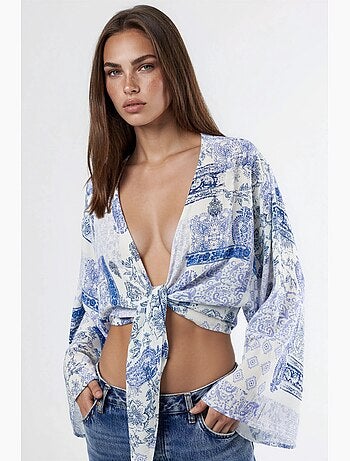 Blouse courte à col en v imprimé cachemire détail lien busem